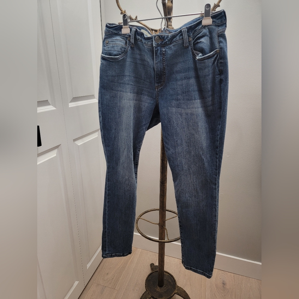 Kut from the Kloth Blue Boyfriend Jeans